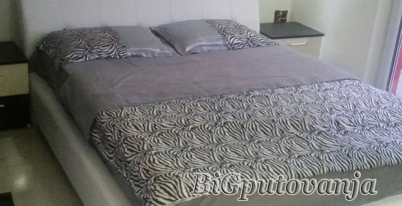12000 rsd lux apartman za 6 osoba u Petrovaradinu 3