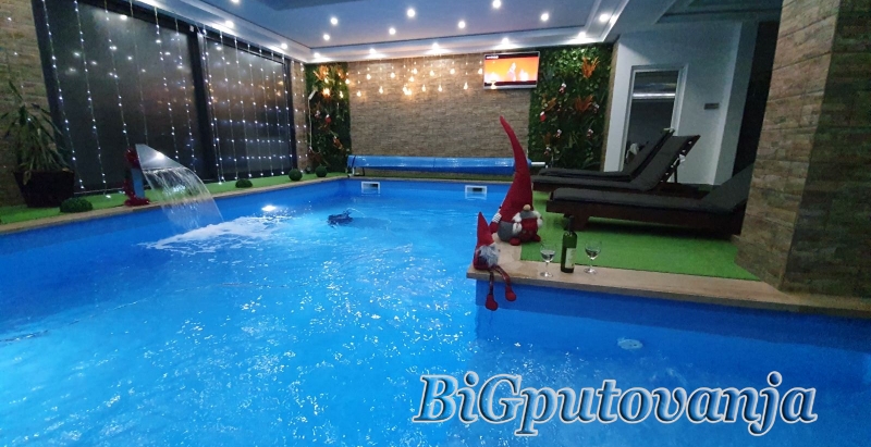 12000 rsd lux apartman za 6 osoba u Petrovaradinu 2