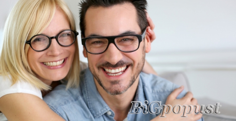 4500 rsd za dvoje kompletnih naočara po izboru sa antireflex CR staklima - ženske, muške (brendirani dioptrijski okvir + CR + kontola dioptrije + futrola) u optici na Bulevaru 2