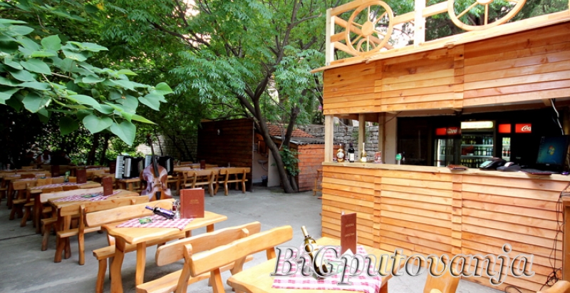 HIT PONUDA SUTOMORE - RESTORAN “KONOBA AKUSTIK” I LUX VILA “SUNCE”  7 NOĆI/8 dana sa ukljucenim punim pansionom 147e uz kupljeni vaucer 4