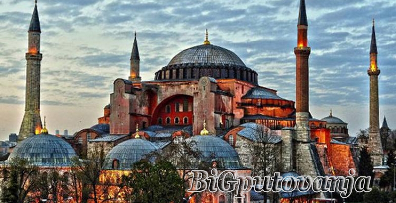 ISTANBUL - 6 dana /3 noći (fakultativno odlazak u Bursu) 4